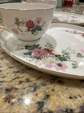 Noritake Gardena Snack Plate and tea cup set - Artists Pallet